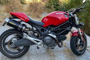 Ducati Monster 696