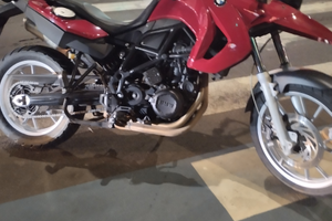 Bella moto bassi consumi bella per viaggiare