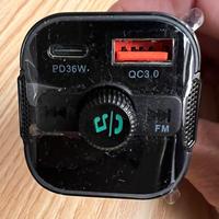 Trasmettitore FM Bluetooth per auto