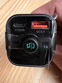 Trasmettitore FM Bluetooth per auto