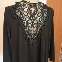 Soprabito lungo nero leggero con pizzo.