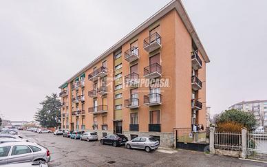 TRILOCALE AMPIO CON BOX AUTO