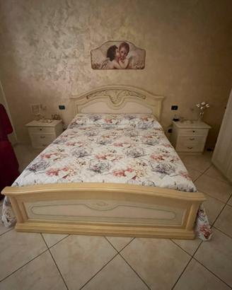 Camera da letto. Completa di accessori