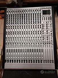 mixer audio BEHRINGER