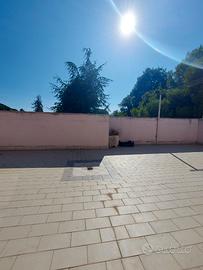 S Veneranda Indipendente 4 camere 2 bagni terrazzi