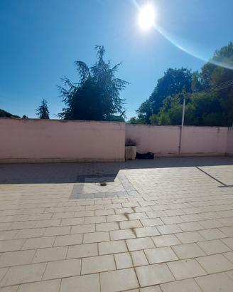 S Veneranda Indipendente 4 camere 2 bagni terrazzi