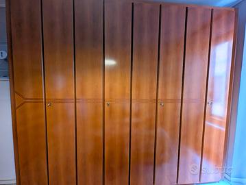 Armadio a 8 ante legno noce