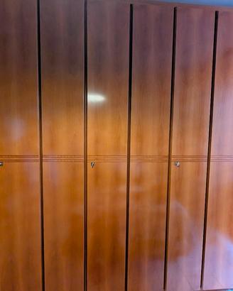 Armadio a 8 ante legno noce