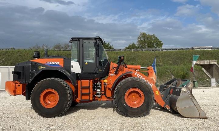 Pala gommata - HITACHI ZW 220-6