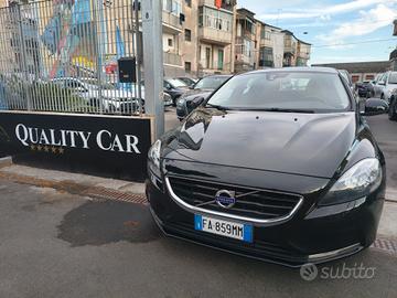 VOLVO V40 2.0 DIESEL SOLO 130.000 KM ANNO 2015