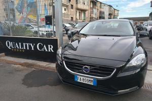 VOLVO V40 2.0 DIESEL SOLO 130.000 KM ANNO 2015