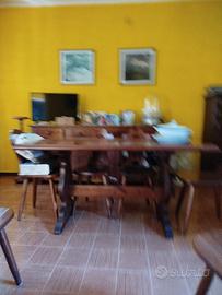 tavolo in legno massiccio