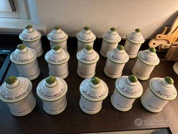 Barattoli ceramica dipinti a mano erbe officinali