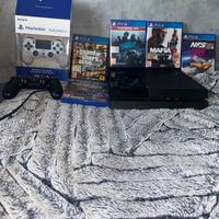 PlayStation 4 nera completa 2 joystick e giochi