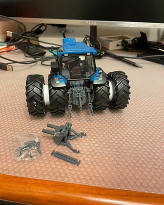 New Holland 8560 1/32