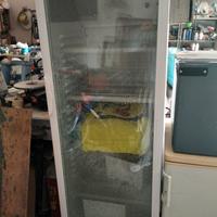 frigorifero da bar con luci