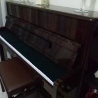 piano verticale da studio