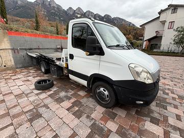 Carroattrezzi daily Isoli patente b