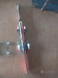 Sci Quechua RNS 500 rossi con attacchi
