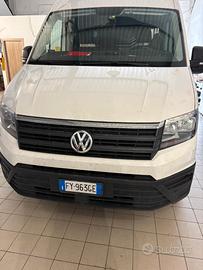 Furgone volkswagen crafter con pedana idraulica