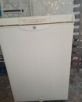congelatore a pozzetto 
