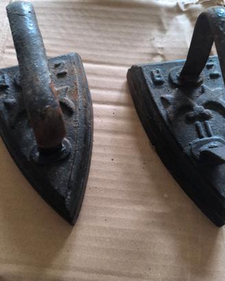 Ferri da stiro vintage in coppia