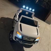 Macchina tipo Jeep 2 posti