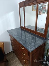 Comò con piano in marmo e specchiera 