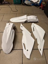 PLASTICHE HUSQVARNA SM/WR/WRE/CR