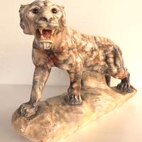 Grande Tigre Ruggente in Marmo Arabescato
