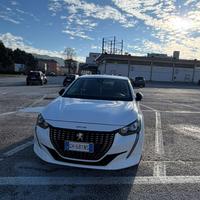 Peugeot 208,  1.2.  75cv