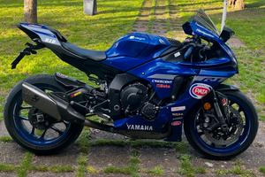 Yamaha R1
