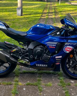 Yamaha R1