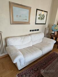 Coppia di divani bianchi divanidea