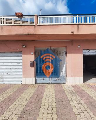 Castelvetrano Locali Comm. Con Magaz. E Spazio Est