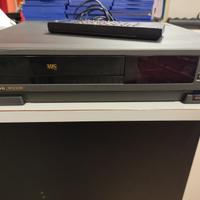Videoregistratore lettore vhs hitachi M230E