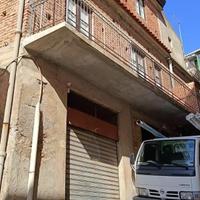 Alì, stabile semi indipendente di 80 mq più garage