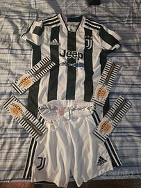completo Juve originale 11 12 anni pari al  nuovo 