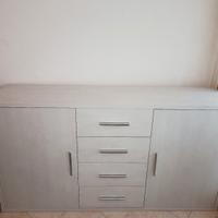 Madia moderna bianca.