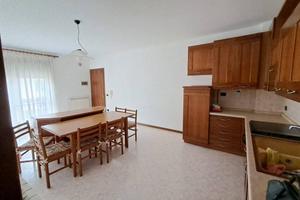Appartamento di 86 m² con 4 locali e box auto a Ch