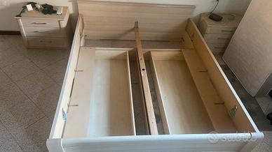 Struttura letto matrimoniale con cassettoni