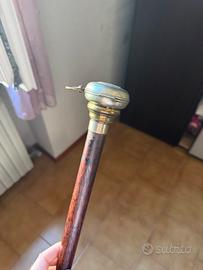 Bastone da passeggio con orologio