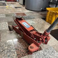 Cric auto sollevatore