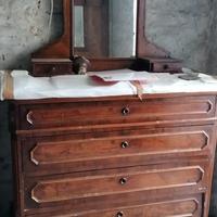 Camera Antica in Noce – Comò, Comodino e Armadio