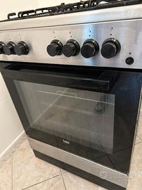 Stufa Beko 4 fuochi a gas con forno