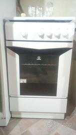 Cucina a gas INDESIT