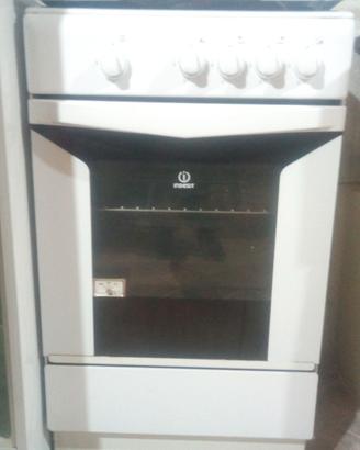 Cucina a gas INDESIT