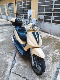 Scooter Beverly Tourer 250 ie
