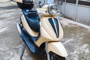 Scooter Beverly Tourer 250 ie