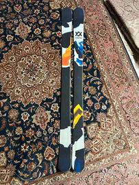 VÖLKL Revolt 86 - sci freestyle